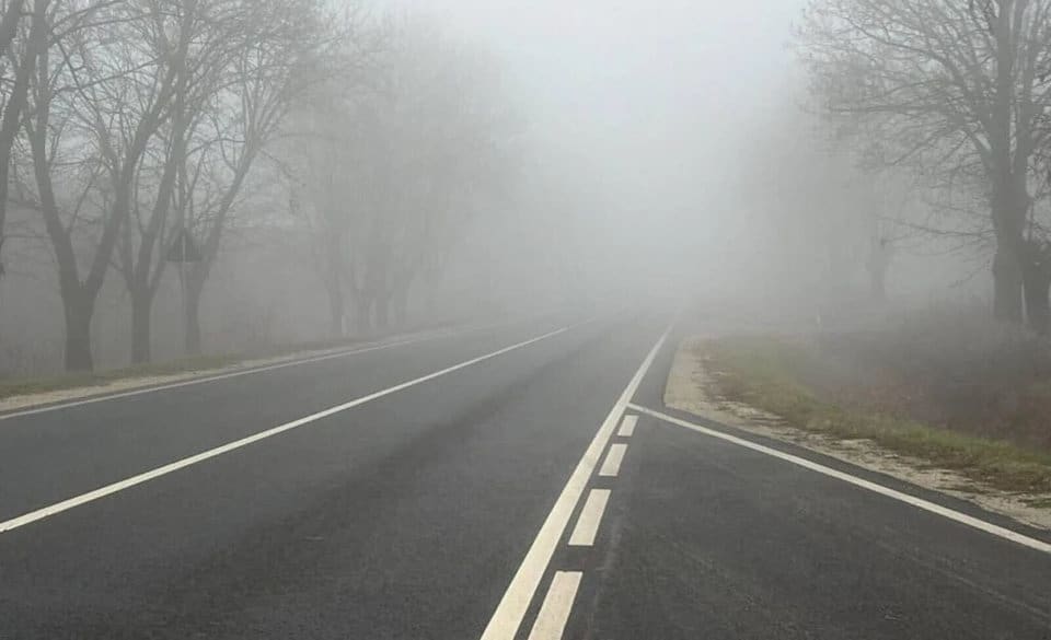 туман на дороге