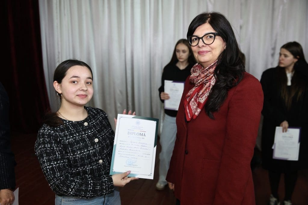 Catalina Cojocaru cu profesoara
