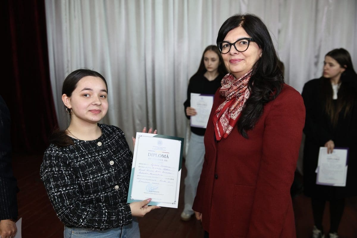 Catalina Cojocaru cu profesoara
