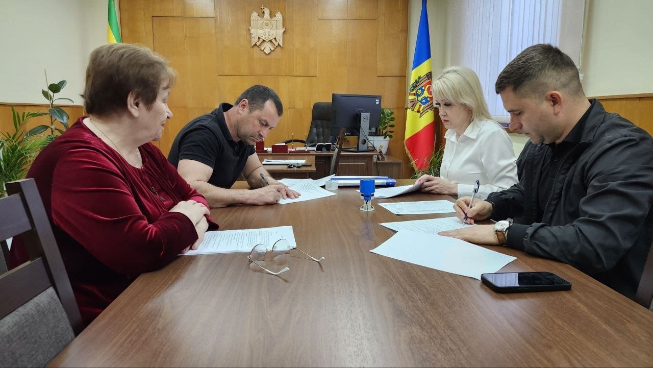 подписание контрактов примэрия