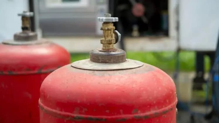 butelii de gaz