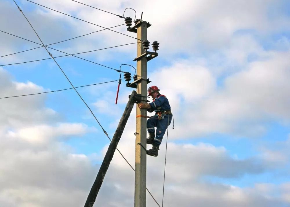 lucrări la rețeaua electrică