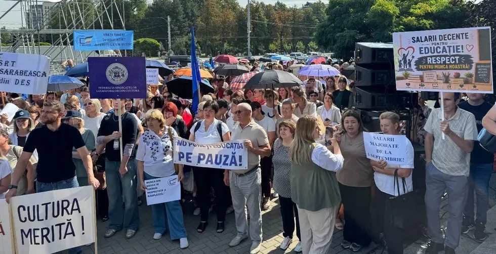 протест учителей 19.08